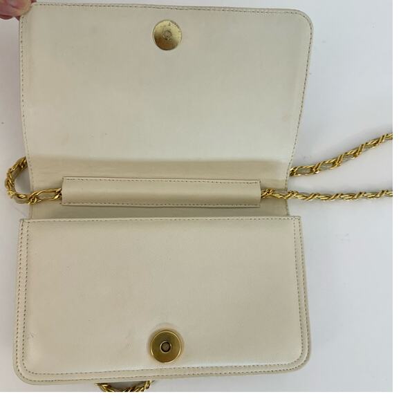 Jay Herbert New York Vintage Quilted Purse with Gold-Tone Chain Strap Cream - Picture 6 of 10